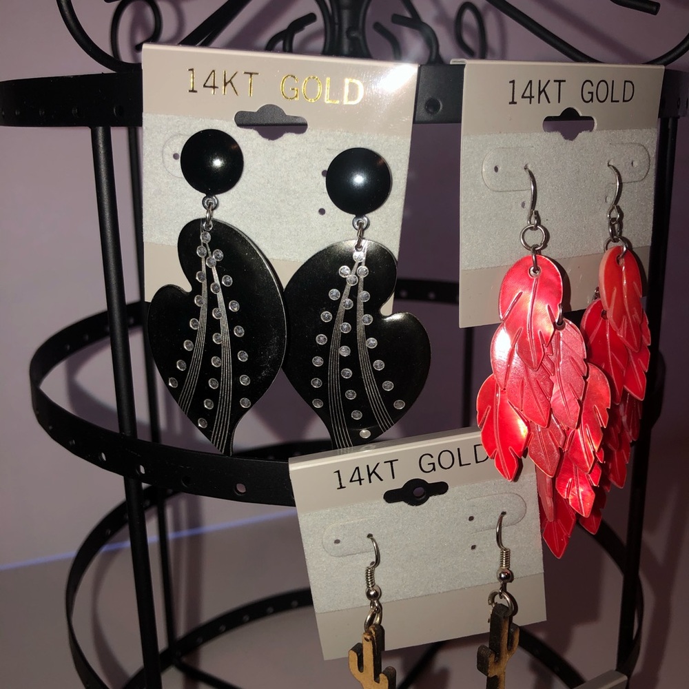 5 pairs of fashion Earrings- EUC - Picture 6 of 8